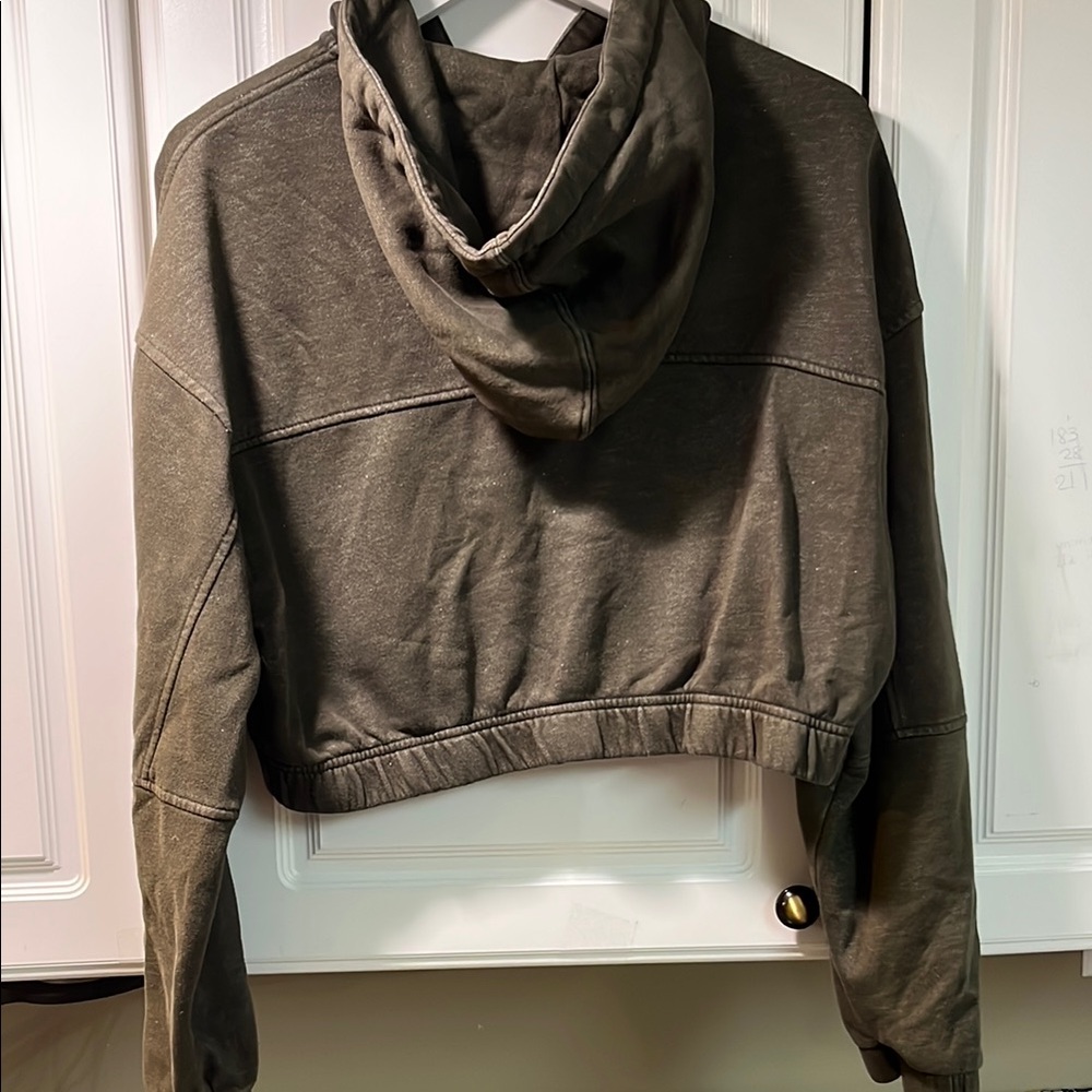 Urban Outfitters Women's Cropped Hoodie Jacket - Picture 2 of 3